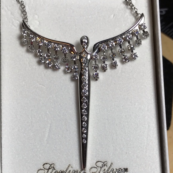 Beautiful angel necklace! Sterling and crystal - Picture 4 of 5